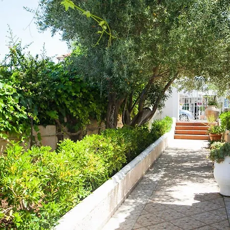 Tzivras & Holiday home