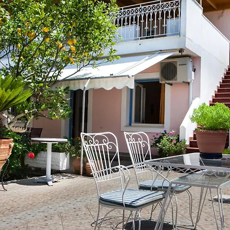 Tzivras & Holiday home