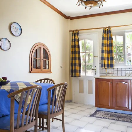 度假居 Tzivras & 拉瑟