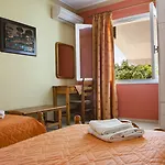 Vakantiehuis Tzivras & *