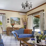 Tzivras & Vakantiehuis *