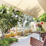 Tzivras & Vakantiehuis