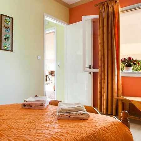 Tzivras & Ferienhaus Lassi (Kefalonia)