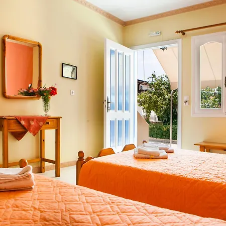 Tzivras & Ferienhaus Lassi (Kefalonia)