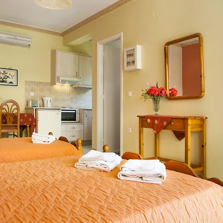 Tzivras Villa&apartments *