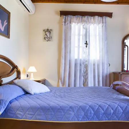 Tzivras & Σπίτι διακοπών *