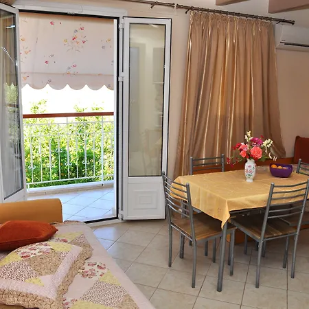 Tzivras Villa&apartments *