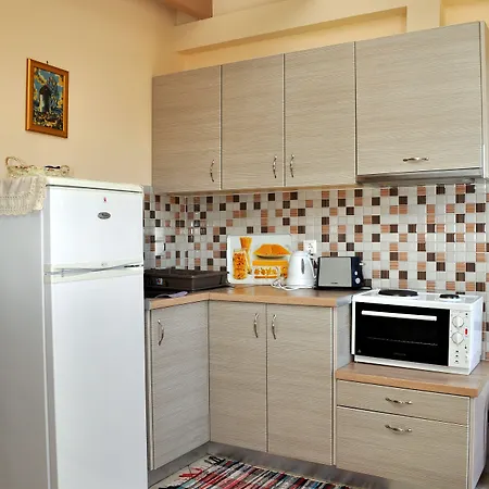 بيت للعطل Tzivras &