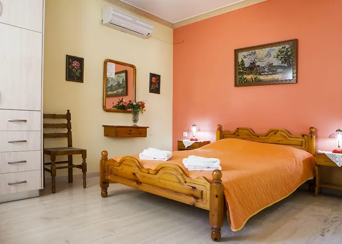 Tzivras & Holiday home