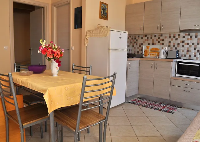 Tzivras & Holiday home