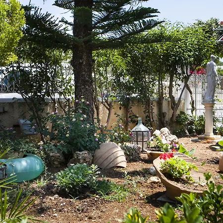 Holiday home Tzivras & *