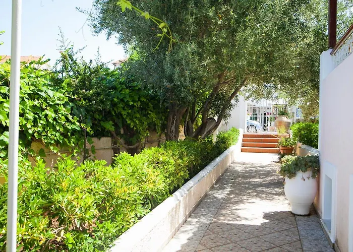 Tzivras & Holiday home