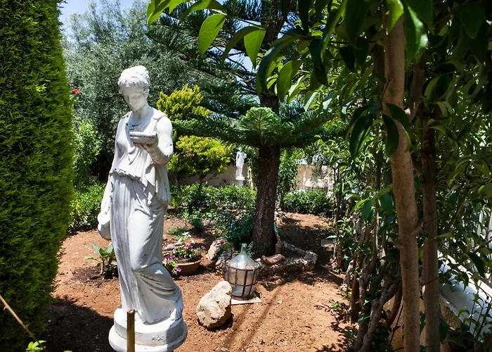 Holiday home Tzivras & *